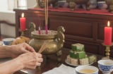 Đừng đợi 23 tháng Chạp mới tỉa chân nhang: Sai lầm âm thầm ảnh hưởng bàn thờ gia tiên