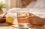 Thường xuyên uống 1 cốc nước ấm buổi sáng sau một thời gian thấy 3 lợi ích bất ngờ