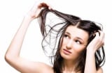 Da đầu nhanh bết dầu: 5 cách đơn giản giúp tóc luôn sạch thoáng và chắc khỏe