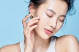 Thoa kem chống nắng đúng cách: Nên vỗ hay xoa để không làm hao hụt collagen?