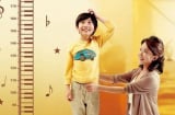 Bố mẹ thấp, con vẫn có thể cao thêm vài cm nếu làm đúng 3 điều này