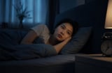  Hay tỉnh giấc giữa đêm: 3 yếu tố âm thầm phá giấc ngủ nhiều người bỏ qua