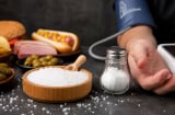 Thường xuyên ăn mặn, cơ thể sẽ có thay đổi thế nào?