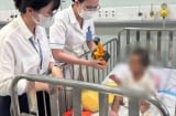 Tình hình mới nhất của bé trai 2 tuổi bị bạo hành ở TP HCM: Qua cơn nguy kịch nhưng tình trạng vẫn nặng
