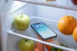 Điều gì xảy ra nếu bỏ điện thoại bị nóng vào tủ lạnh để hạ nhiệt?