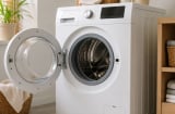 Nên đóng hay mở cửa máy giặt khi đã dùng xong? Làm sai khiến máy nhanh hỏng, quần áo dễ có mùi