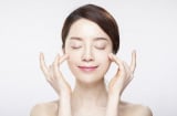 Làn da sần sùi, lỗ chân lông to cải thiện rõ rệt nhờ thay đổi cách rửa mặt và dùng serum đúng cách