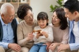 Để con cho ông bà chăm, cha mẹ cần nhớ 5 điều này để tránh mâu thuẫn gia đình