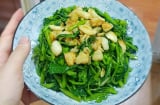 Mẹo xào rau muống xanh biếc, giòn tan, để nguội không thâm đen