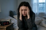 5 dấu hiệu cơ thể âm thầm cảnh báo bạn đang thiếu ngủ kéo dài, nhiều người vẫn chủ quan