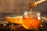 Vì sao mật ong có thể để nghìn năm mà không hỏng? Thực tế mật ong nên bảo quản thế nào?
