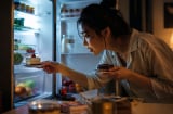 Vì sao nhiều người tự nhiên thấy thèm đồ ngọt vào buổi tối?