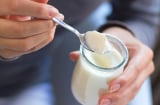 4 nhóm người không nên ăn sữa chua: Đó là ai?