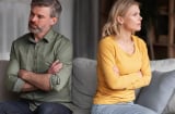 Ngoại tình tuổi trung niên: Sự im lặng là thứ giết chết hôn nhân