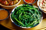 Luộc rau muống cho thêm vài giọt này, rau xanh ngắt, để lâu không thâm đen