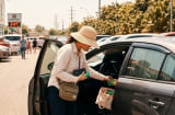 5 thứ không nên để trong ô tô dưới trời nắng nóng mùa hè