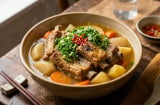 Rửa sườn heo đừng xả dưới vòi nước: Làm thêm bước này chất bẩn tự đùn ra hết, thịt sạch bong