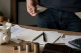 Vì sao nhiều người kiếm được tiền nhưng vẫn không dư?