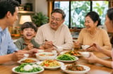 Gia đình hòa thuận thường tránh nhắc đến 2 vấn đề này trong bữa cơm