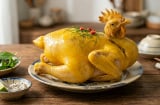 Luộc gà đừng dùng nước lã, luộc theo cách này da vàng ươm, thịt ngọt lịm