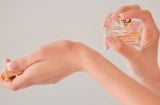 5 cách dùng nước hoa mùa hè giúp hương thơm lưu lâu mà vẫn tự nhiên, dễ chịu