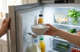Vì sao nên để một bát muối trong tủ lạnh: Mẹo nhỏ thần kỳ giải quyết nỗi ám ảnh của mọi bà nội trợ
