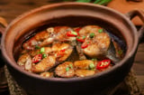 Vì sao kho cá bằng nước nóng? Nhiều người chưa biết