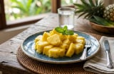 Dứa vào mùa, giá rẻ ngập chợ nhưng ăn theo 4 kiểu này chẳng khác nào tự hại sức khỏe