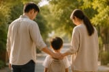 Cha mẹ càng yêu con càng phải tránh làm cho con 3 việc này