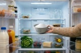 Vì sao bạn nên đặt ngay một bát muối vào trong tủ lạnh?