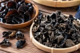 Vì sao không được ăn mộc nhĩ tươi mà phải phơi sấy khô? Tưởng nhỏ mà không nhỏ