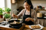 Cách rán nem vàng giòn mà không bị vỡ