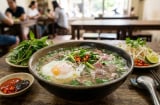 Ăn phở gọi thêm trứng chần: Thói quen 'gây nghiện' này thực sự tốt hay hại cho sức khỏe?
