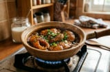 Mẹo giúp cá kho lên màu nâu cánh gián chuẩn vị, không đắng không cháy