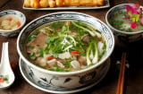 Vì sao khi ăn phở không nên húp cạn phần nước dùng trong bát?