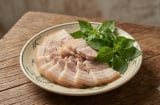 Luộc thịt đậy vung là dại: Đây là cách luộc 'đào thải' tạp chất, thịt trắng thơm