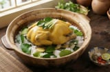 Luộc gà bằng nước xưa rồi: Cách luộc gà không cần nước thơm ngon, đậm vị