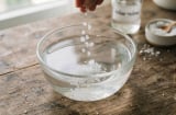Trộn muối với giấm trắng: Mẹo hay ai không biết quá đáng tiếc