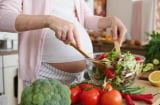 Chế độ ăn lành mạnh quyết định sức khỏe thai kỳ và tương lai của con