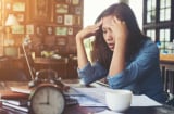 Con một và áp lực chăm sóc cha mẹ già: Không có ai để chia sẻ