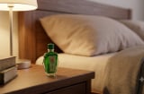 Vì sao nên để 1 lọ dầu gió ở đầu giường trước khi đi ngủ? Lợi ích cực lớn ít ai ngờ tới
