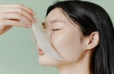 Đắp mặt nạ xong có nên rửa mặt? 3 nguyên tắc quan trọng giúp làn da hấp thụ dưỡng chất tốt hơn