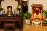 Vì sao không nên đặt chậu hoa, cây cảnh trên ban thờ gia tiên nhưng lại nên đặt ở ban Thần Tài?