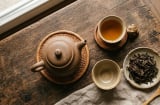 Nước trà để qua đêm có 4 công dụng tuyệt vời, đừng dại đổ bỏ