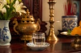 Vì sao người xưa luôn đặt nước trên bàn thờ? Ý nghĩa sâu xa không phải ai cũng hiểu
