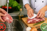 Vì sao nhiều đầu bếp nhà hàng không rửa thịt như cách chúng ta hay làm? Bí mật ở đây