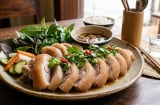 Bí quyết luộc thịt chân giò mềm mọng, da giòn sần sật không bao giờ bị khô