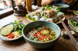 Bí quyết pha nước chấm phở cuốn chua ngọt chuẩn vị Hà Thành: Tỏi ớt nổi bồng bềnh, đậm đà khó cưỡng