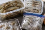 Cách cấp đông tôm thêm thứ này thì để không bị đen đầu, để cả tháng vẫn ngon