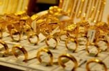 Giá vàng hôm nay 6/8: Tăng phi mã vượt 4.200 USD, vàng trong nước xô đổ mọi kỷ lục